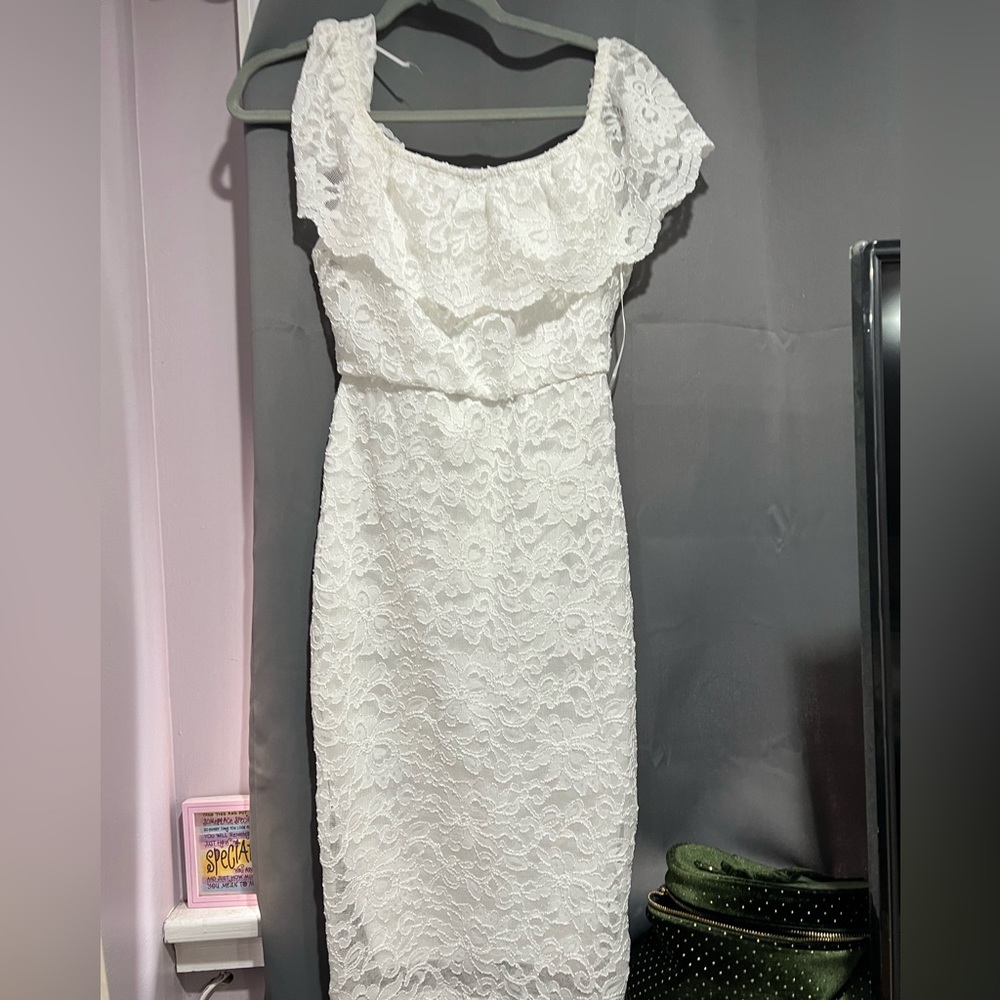 White lace off the shoulder dress - Picture 1 of 3